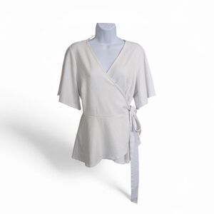 Eloquii White Wrap Top V-Neck Short Flutter Sleeves Casual Flattering Plus 18